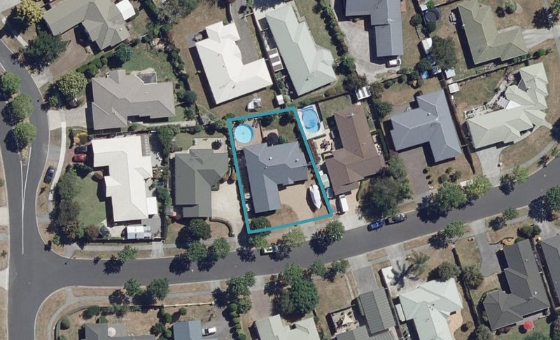 5 Bouverie Crescent, Flagstaff, Hamilton - Carousel 1