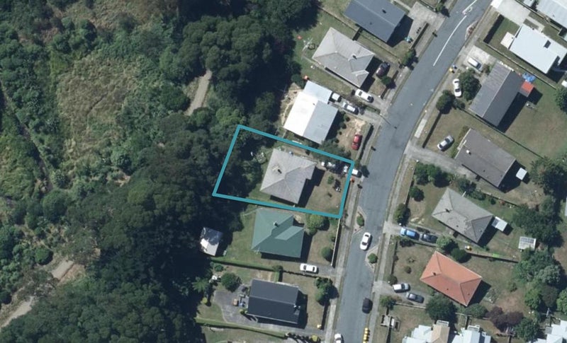 31 Waihemo Street, Waitangirua, Porirua - Carousel 1