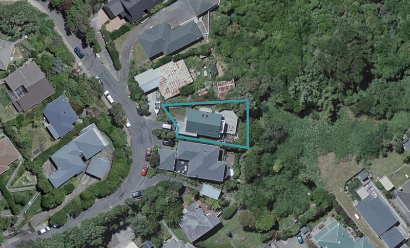 28 Ranui Crescent, Khandallah, Wellington - Carousel 1