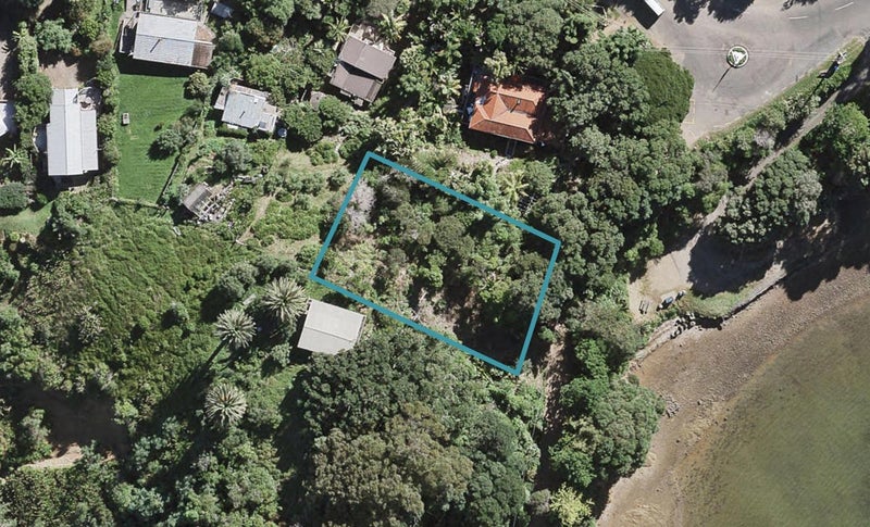 4 Pohutukawa Avenue, Ōmiha, Waiheke Island - Carousel 1