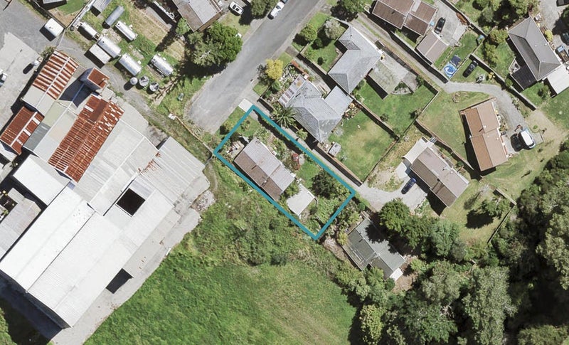 56 Chislehurst Street, Henderson, Auckland - Carousel 1