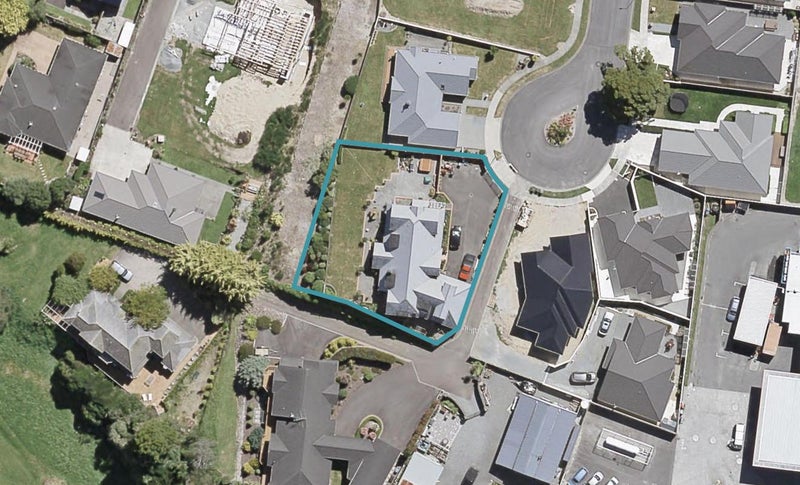 10 Vernon Grove, Brown Owl, Upper Hutt - Carousel 1