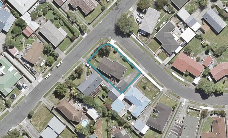 1 Burns Grove, Trentham, Upper Hutt - Carousel 1