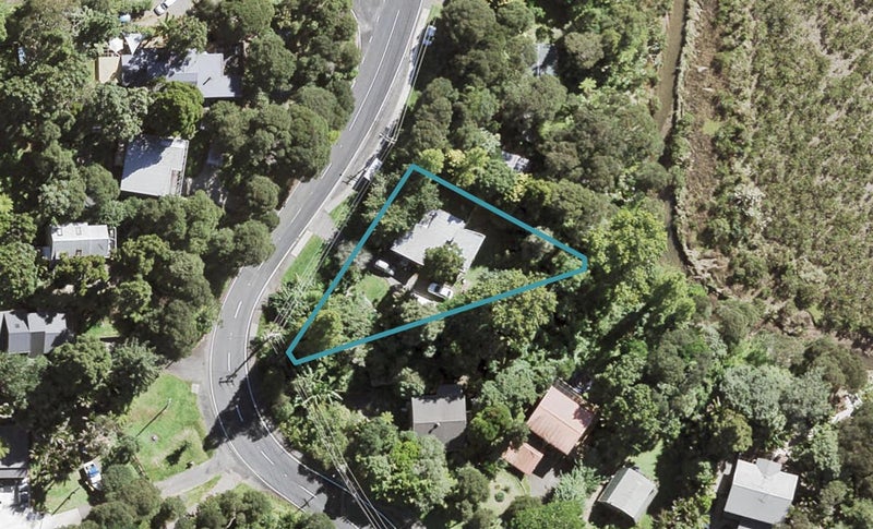 168 Laingholm Drive, Laingholm, Auckland - Carousel 1