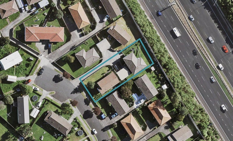 1/31 Felicia Place, Wiri, Auckland - Carousel 1