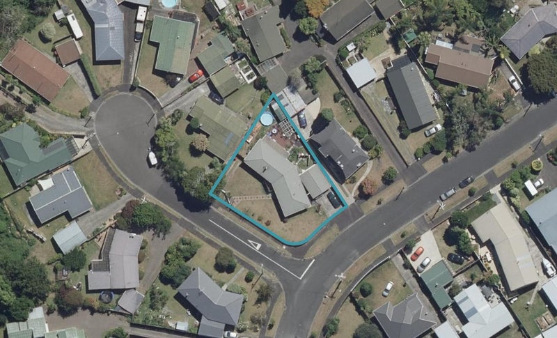 2 Carolyn Place, Fitzroy, Hamilton - Carousel 1