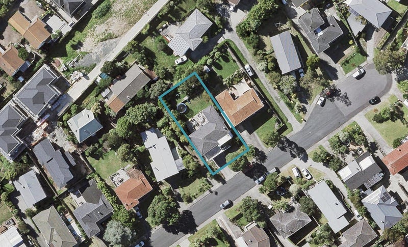 58 Lavery Place, Sunnynook, Auckland - Carousel 1