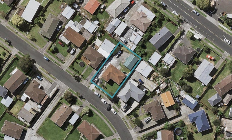 28 Dillon Crescent, Clover Park, Auckland - Carousel 1