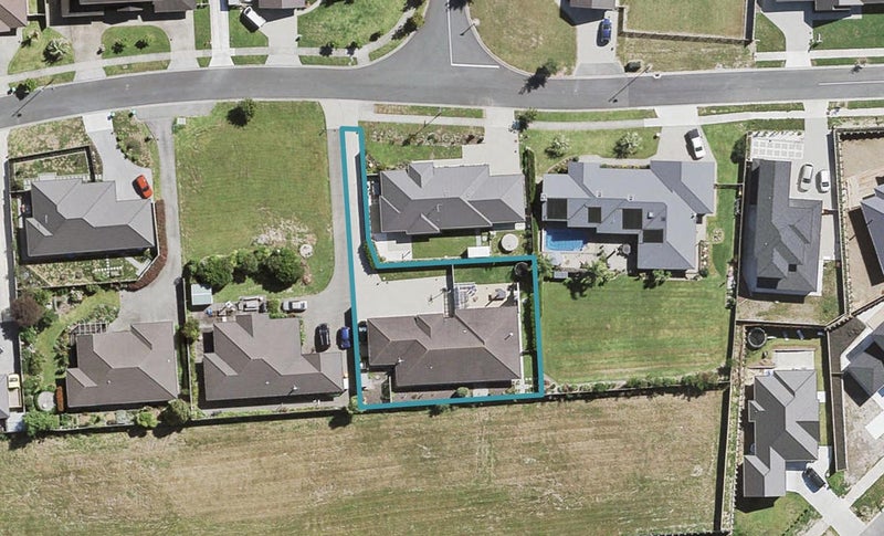 10 Maple Lane, Huapai, Kumeu - Carousel 1