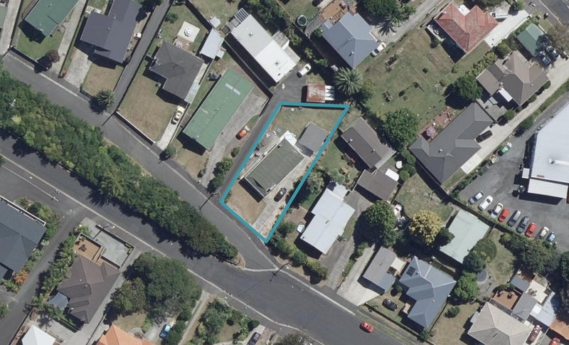 10 Carey Street, Maeroa, Hamilton - Carousel 1