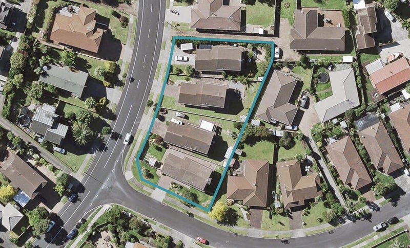 1 Channing Crescent, Botany Downs, Auckland - Carousel 1