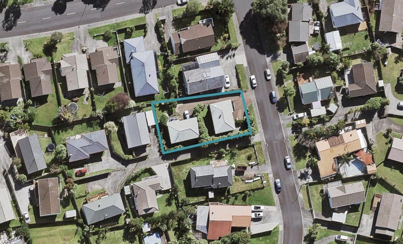 2/3 Jumento Place, Unsworth Heights, Auckland - Carousel 1