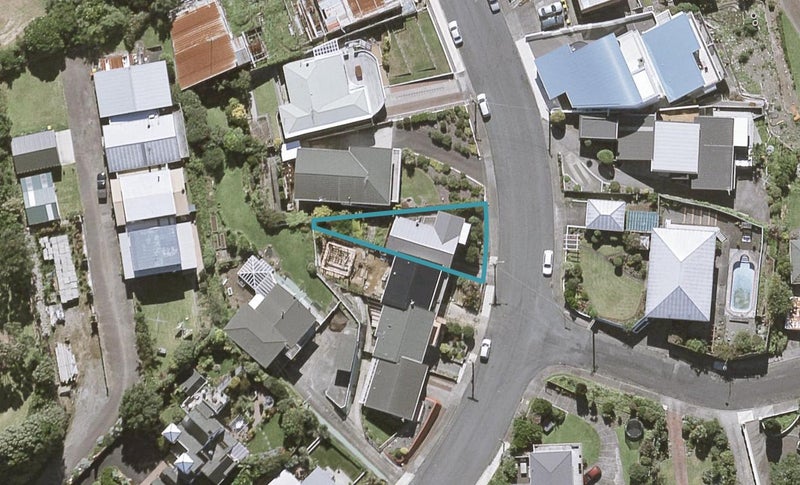 9 Findlay Street, Moturoa, New Plymouth - Carousel 1