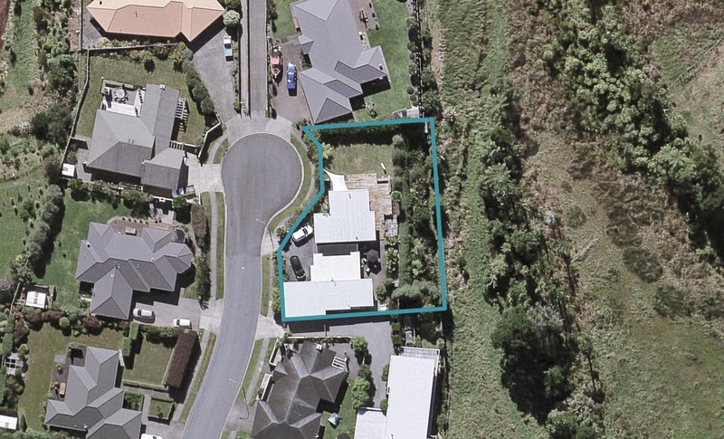 20 Montrose Place, Highlands Park, New Plymouth - Carousel 1