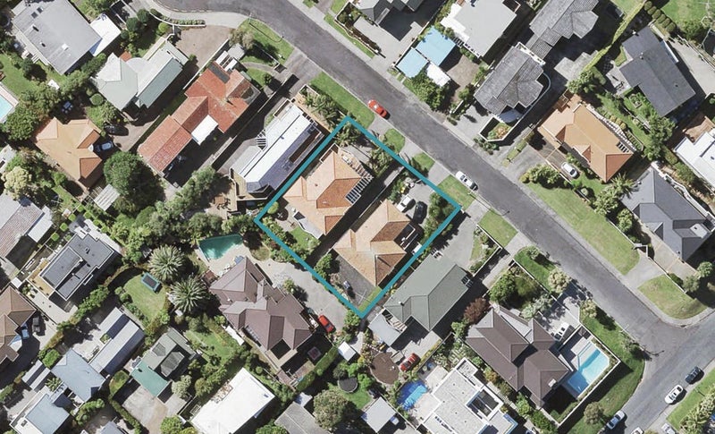 1/4 MIDWAY AVE, Castor Bay, Auckland - Carousel 1