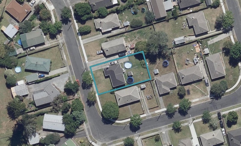 65 Marshall Street, Fairfield, Hamilton - Carousel 1