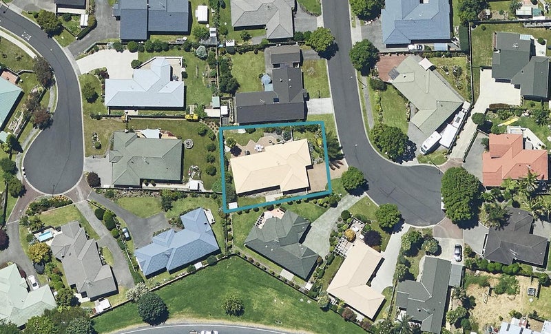 12 Hidcote Place, Bethlehem, Tauranga - Carousel 1