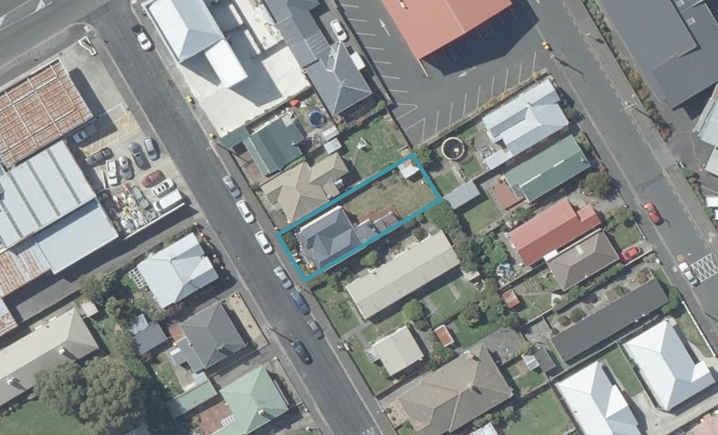 11 Fitzroy Street, Caversham, Dunedin - Carousel 1