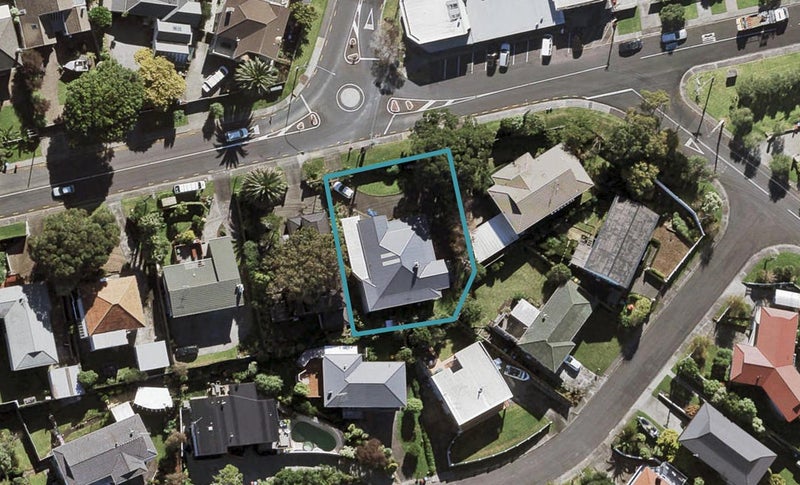 105 Frederick Street, Hillsborough, Auckland - Carousel 1