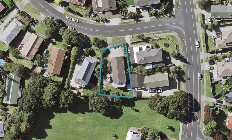 4 Lewisham Street, Highland Park, Auckland - Carousel 1