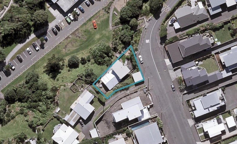 2 Beach Street, Fitzroy, New Plymouth - Carousel 1