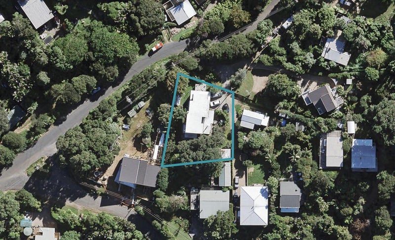 4A Glen Brook Road, Omiha, Waiheke Island - Carousel 1