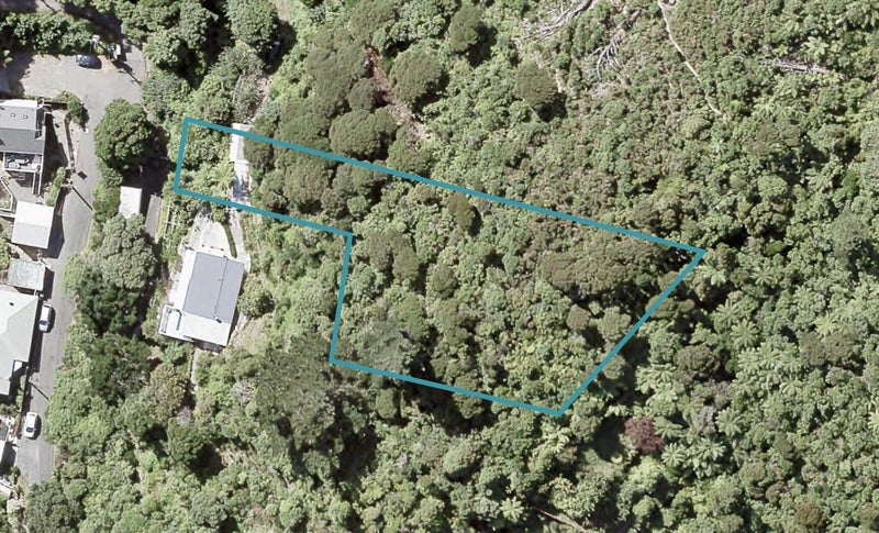 10 Russo Terrace, Eastbourne, Lower Hutt - Carousel 1