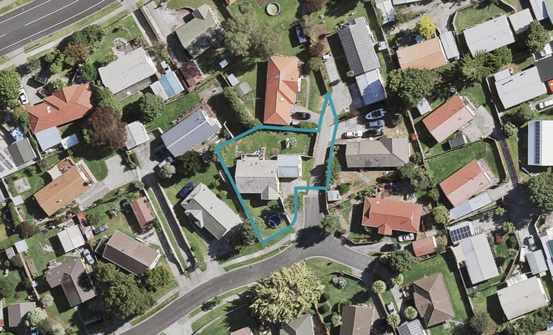 18 Rosemead Place, Randwick Park, Auckland - Carousel 1