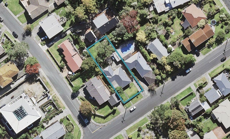 5 Hadfield Street, Beach Haven, Auckland - Carousel 1
