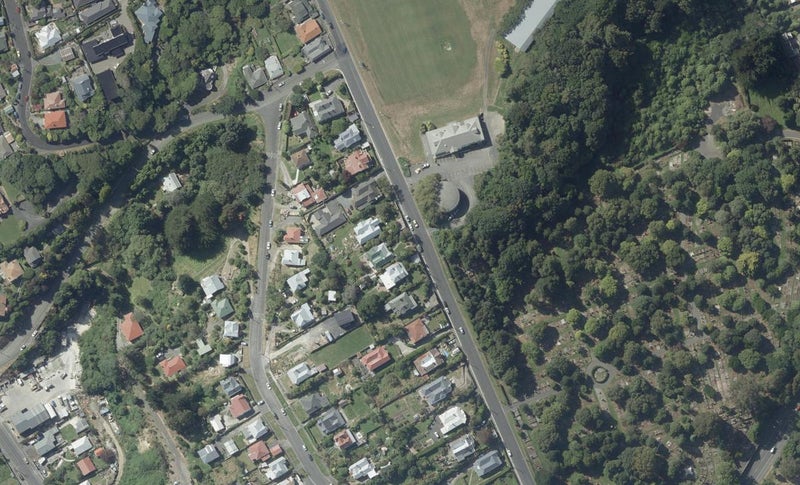 52 Eglinton Road, The Glen, Dunedin - Carousel 1