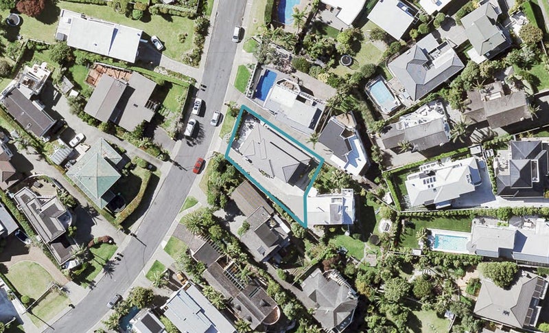 15A Vaughan Crescent, Murrays Bay, Auckland - Carousel 1