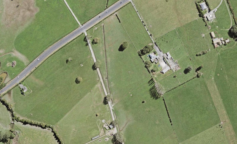 4 Pureirei Drive, CLEVEDON - Carousel 1
