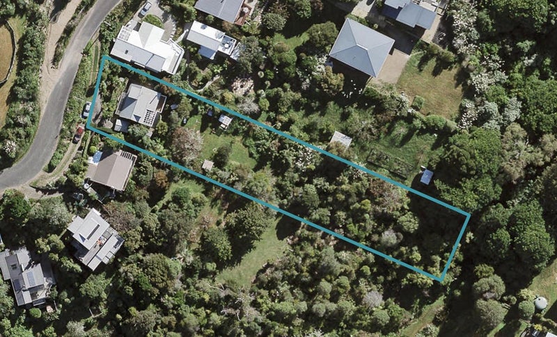 18 Tiri Road, Oneroa, Waiheke Island - Carousel 1