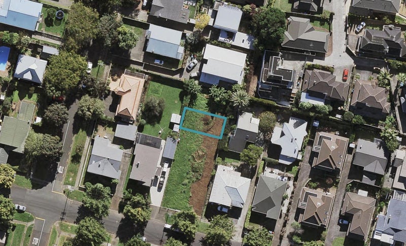 17B Beckenham Avenue, Royal Oak, Auckland - Carousel 1