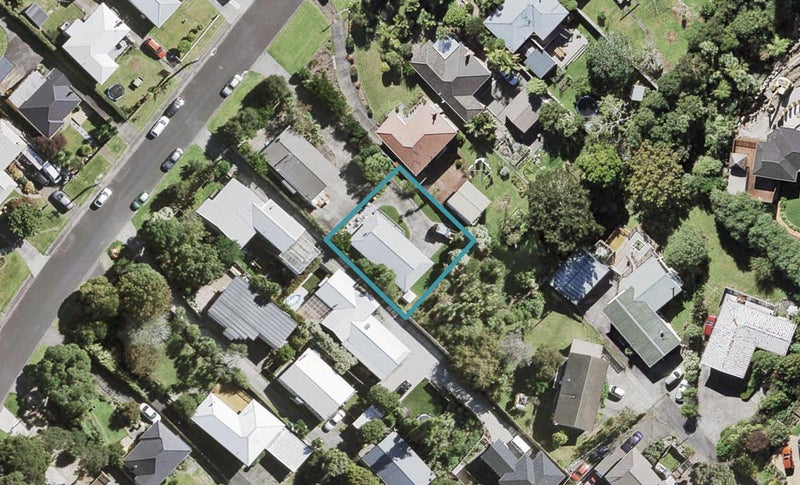 43A Fairmount Road, Titirangi, Auckland - Carousel 1