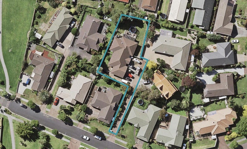 11 Frank Nobilo Drive, Golflands, Auckland - Carousel 1