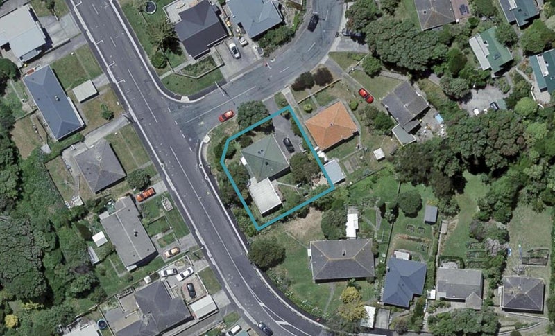 2 Elphinstone Avenue, Strathmore Park, Wellington - Carousel 1