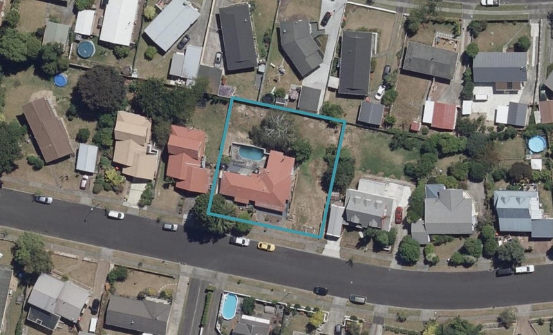 110 Amanda Avenue, Dinsdale, Hamilton - Carousel 1