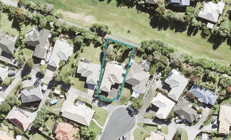 25 Greta Place, Stanmore Bay, Whangaparaoa - Carousel 1