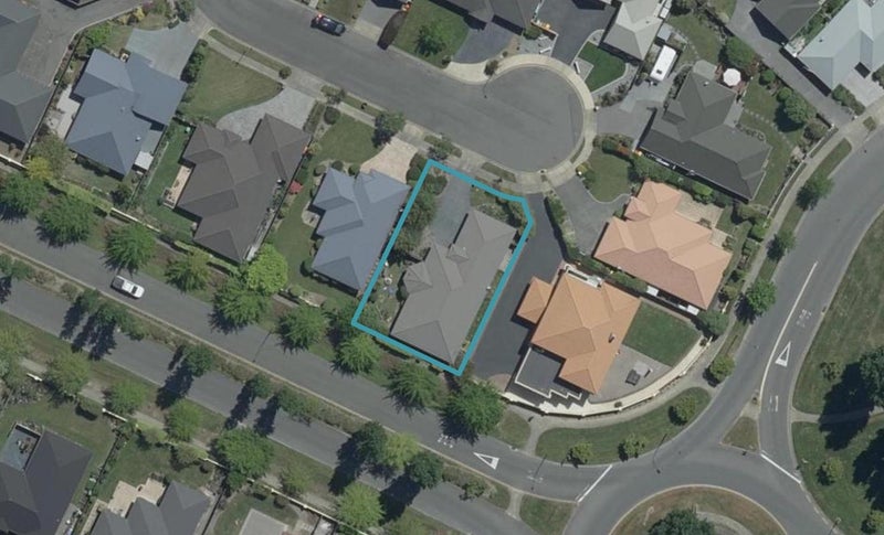 18 Baltic Place, Northwood, Christchurch - Carousel 1