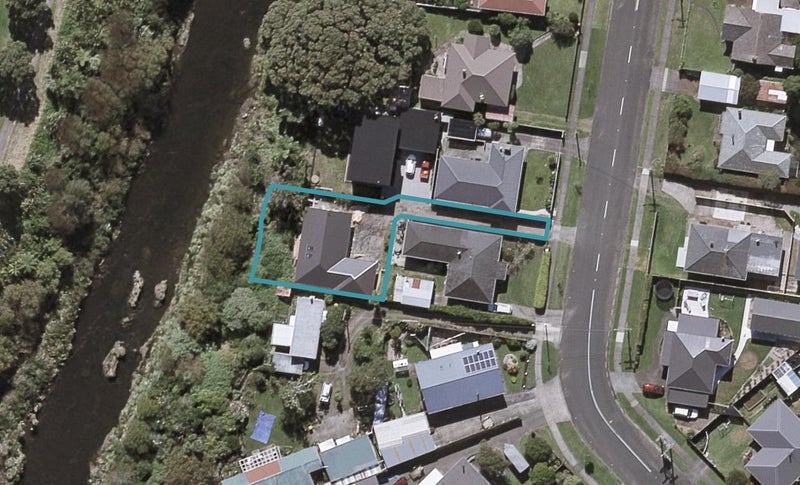 16B Queens Road, Glen Avon, New Plymouth - Carousel 1
