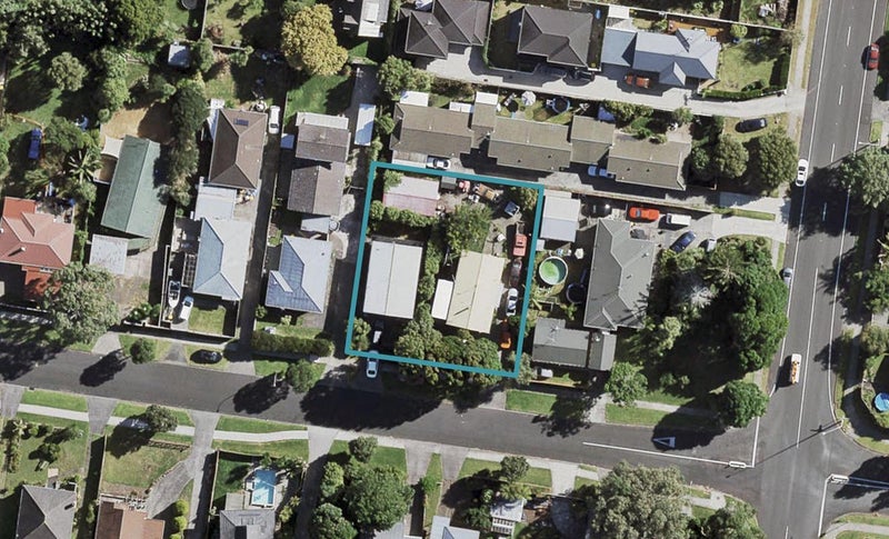 2/3 McInnes Road, Weymouth, Auckland - Carousel 1