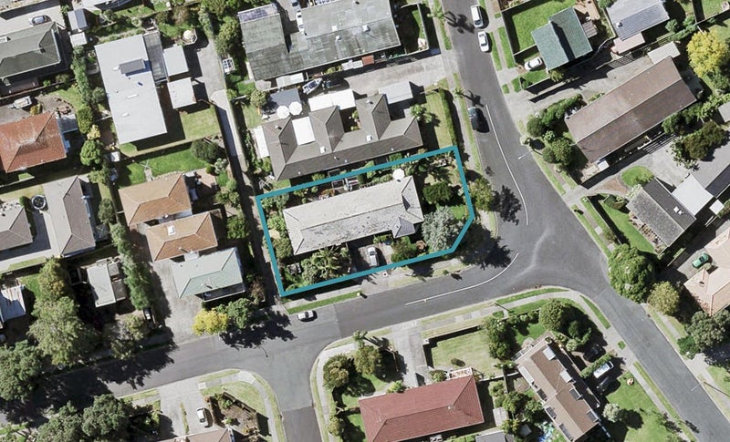 8A Vivian Wilson Drive, Eastern Beach, Auckland - Carousel 1