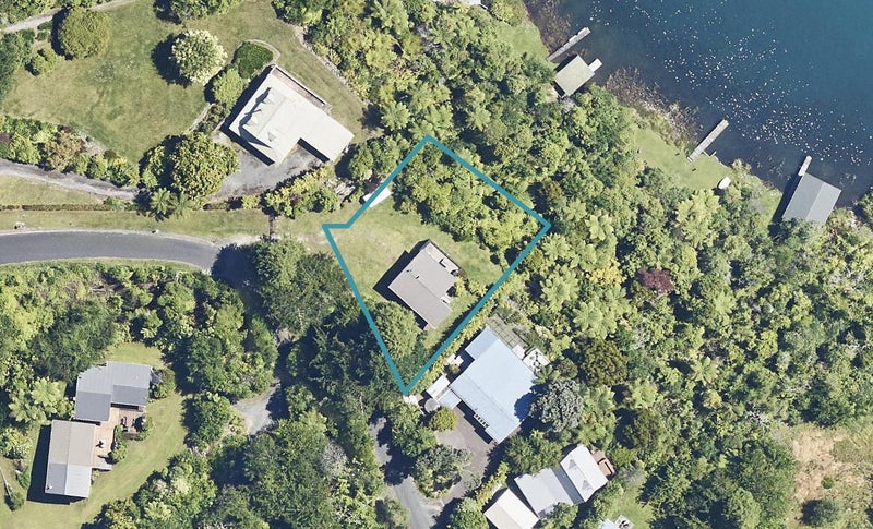 4 Ronald Road, Lake Tarawera, Rotorua - Carousel 1