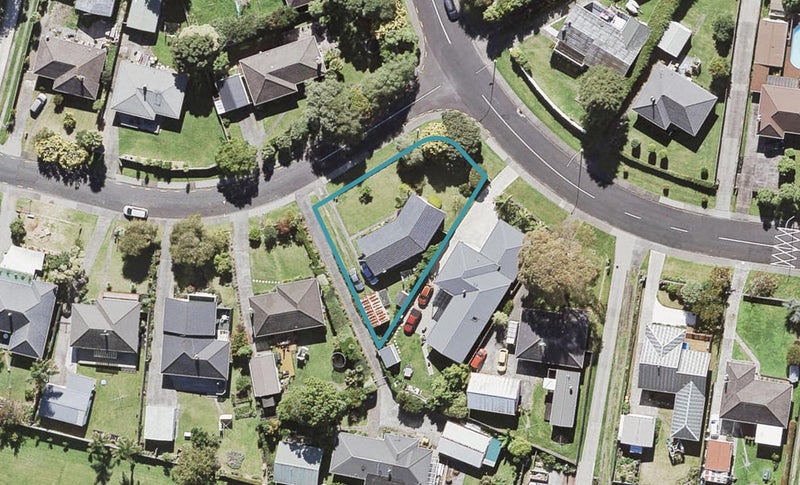 1 Cajero Place, Green Bay, Auckland - Carousel 1