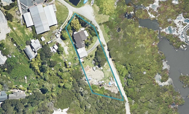 7 Hinganoa Drive, Whakarewarewa, Rotorua - Carousel 1
