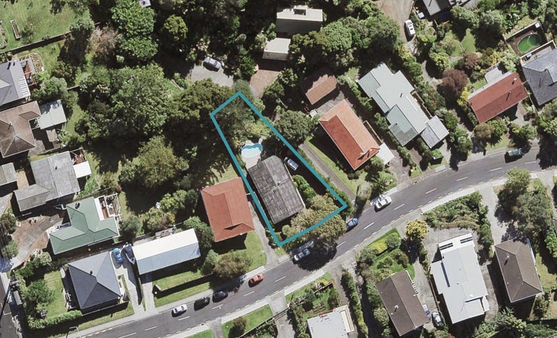 6 McDowell Crescent, Hillcrest, Auckland - Carousel 1