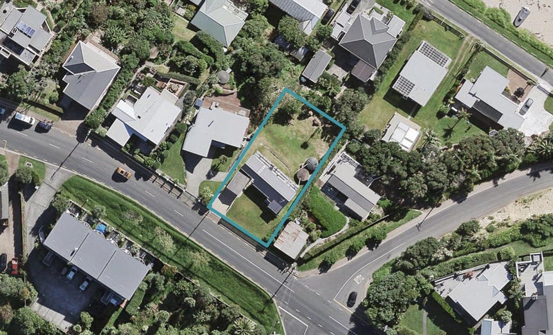 173 Ocean View Road, Oneroa, Waiheke Island - Carousel 1