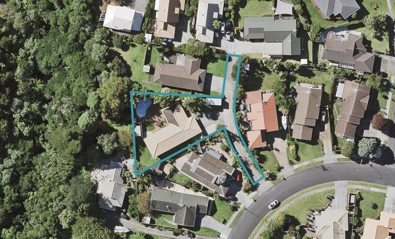 17 Pinewood Grove, Botany Downs, Auckland - Carousel 1