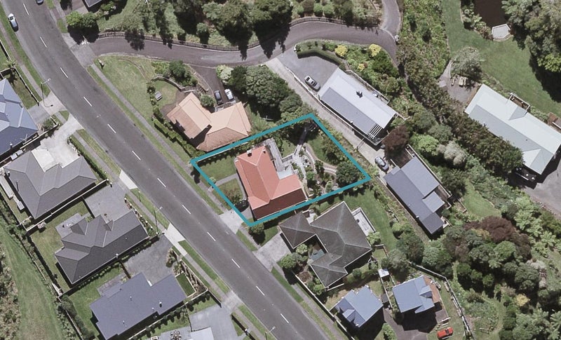 138 Heta Road, Highlands Park, New Plymouth - Carousel 1